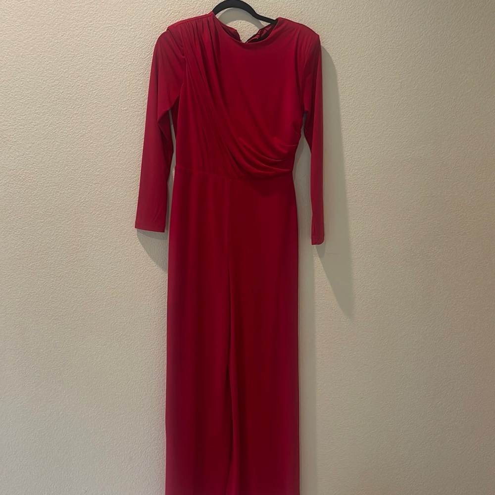 Wide leg jumpsuit with long sleeves